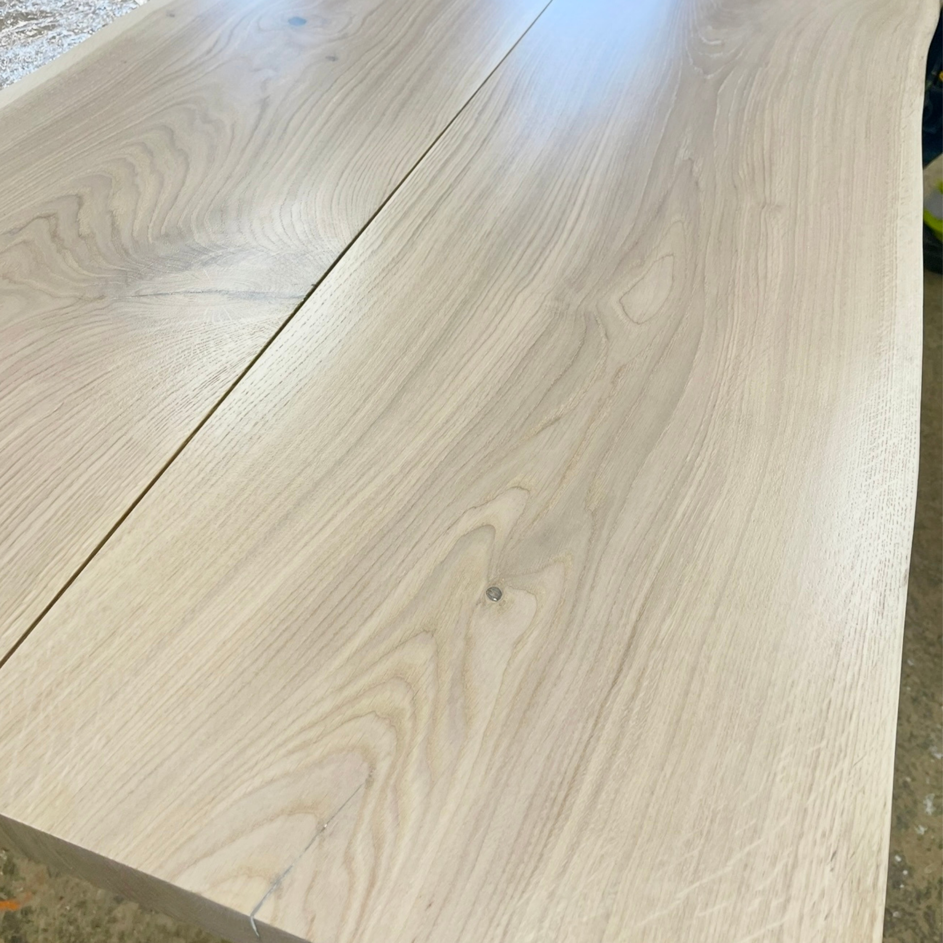 "Artic" Alive Oak Desk