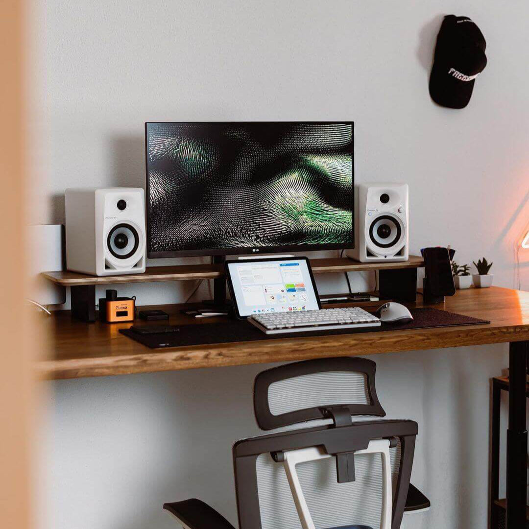 Stående skrivbord i mahogny | Stående skrivbord i trä | OAKO Danmark