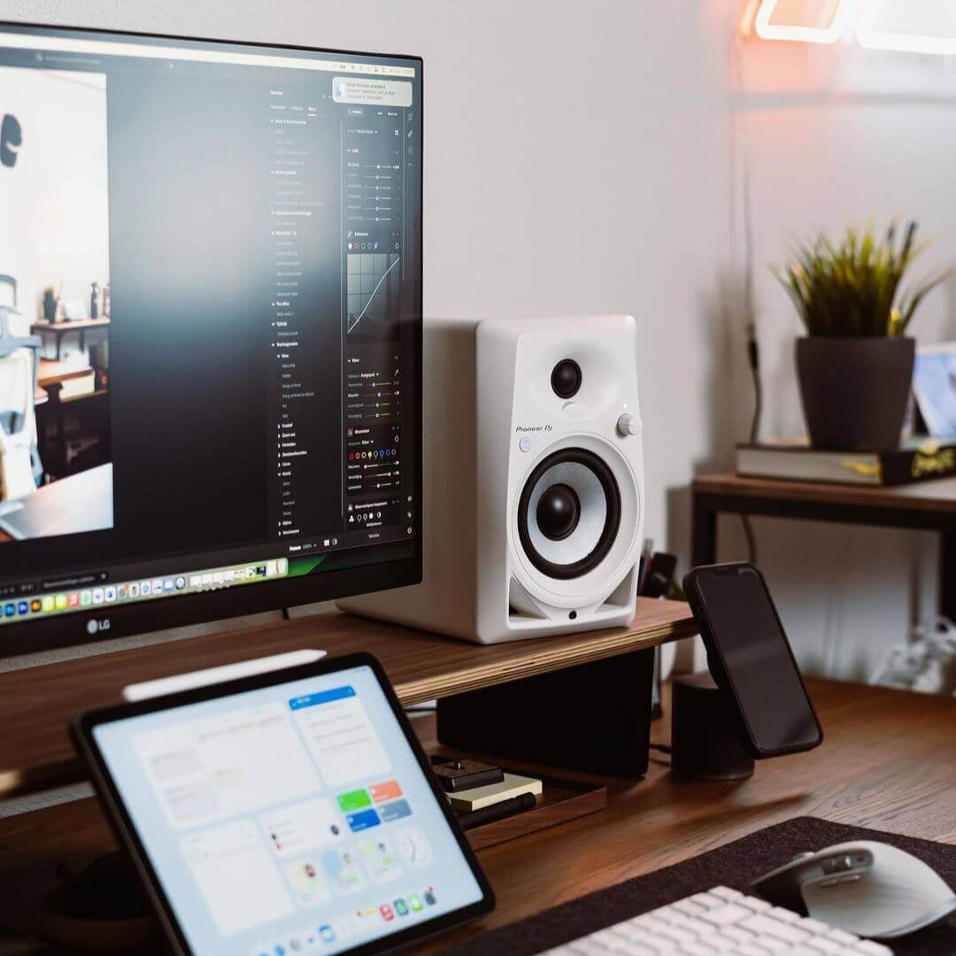 Solid Wood Standing Desk | Wood Standing Desk | OAKO Denmark